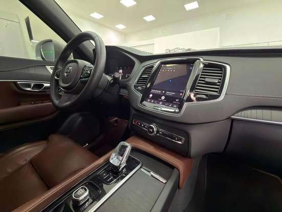VOLVO-XC90-2024