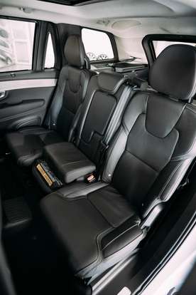 VOLVO-XC90-2025