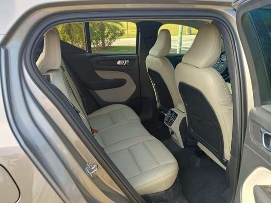 VOLVO-XC40-2.0 T4 GASOLINA MOMENTUM GEARTRONIC VOLVO-XC40-2020