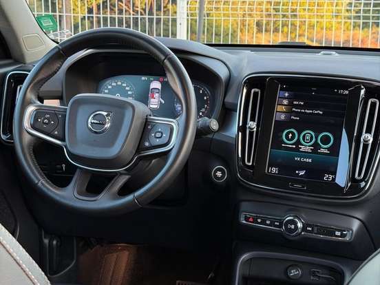 VOLVO-XC40-2.0 T5 GASOLINA MOMENTUM AWD GEARTRONIC VOLVO-XC40-2019