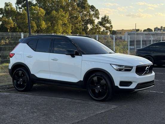 VOLVO-XC40-2.0 T5 GASOLINA MOMENTUM AWD GEARTRONIC VOLVO-XC40-2019