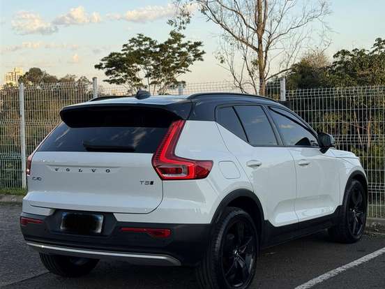 VOLVO-XC40-2.0 T5 GASOLINA MOMENTUM AWD GEARTRONIC VOLVO-XC40-2019