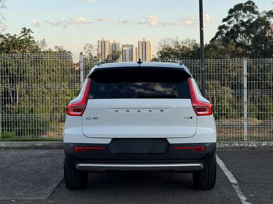 VOLVO-XC40-2.0 T5 GASOLINA MOMENTUM AWD GEARTRONIC VOLVO-XC40-2019