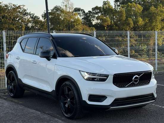 VOLVO-XC40-2.0 T5 GASOLINA MOMENTUM AWD GEARTRONIC VOLVO-XC40-2019