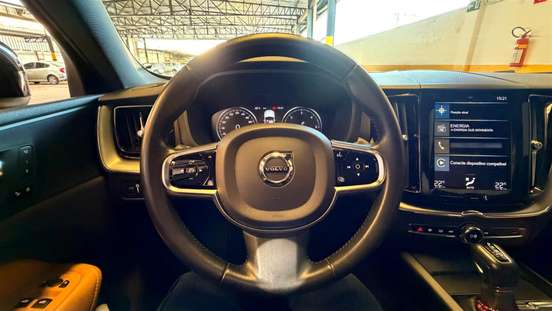 VOLVO-XC60-2019