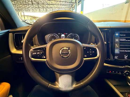 VOLVO-XC60-2.0 D5 DIESEL MOMENTUM AWD GEARTRONIC VOLVO-XC60-2019