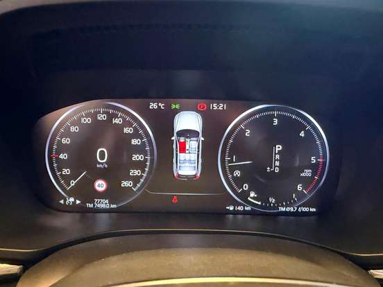 VOLVO-XC60-2.0 D5 DIESEL MOMENTUM AWD GEARTRONIC VOLVO-XC60-2019