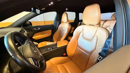 VOLVO-XC60-2019