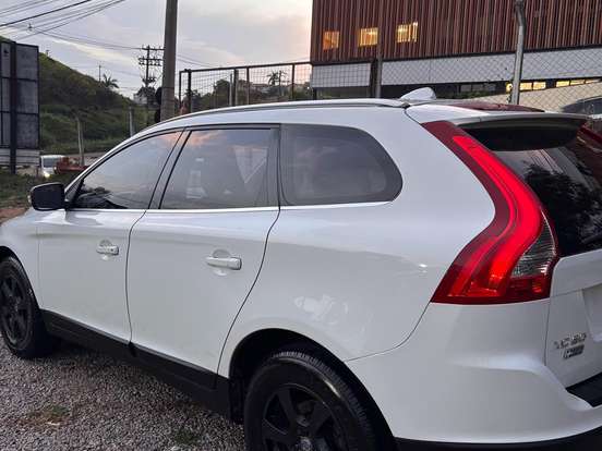 VOLVO-XC60-2.0 T5 COMFORT FWD TURBO GASOLINA 4P AUTOMÁTICO VOLVO-XC60-2012