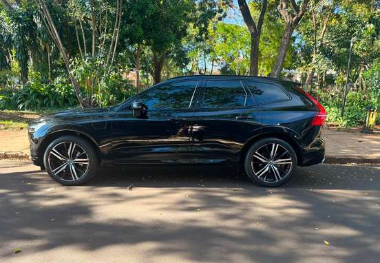 VOLVO-XC60-2021