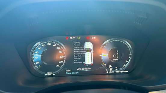 VOLVO-XC60-2021
