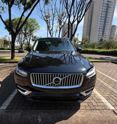 VOLVO-XC90-2023