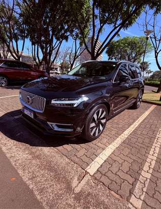 VOLVO-XC90-2023