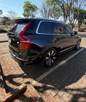 VOLVO-XC90-2023