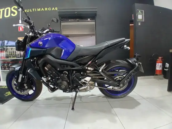 YAMAHA MT-09 YAMAHA MT-09