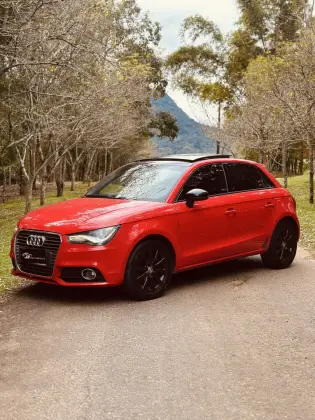 AUDI A1 1.4 TFSI ATTRACTION 16V 122CV GASOLINA 4P AUTOMÁTICO