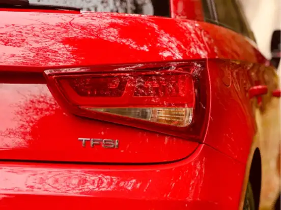 AUDI-A1-1.4 TFSI ATTRACTION 16V 122CV GASOLINA 4P AUTOMÁTICO AUDI-A1-2013