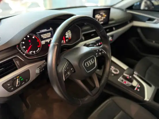 AUDI-A4-2.0 TFSI ATTRACTION GASOLINA 4P S TRONIC AUDI-A4-2018