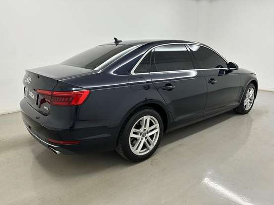 AUDI-A4-2015