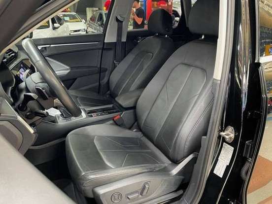 AUDI-Q3-2021