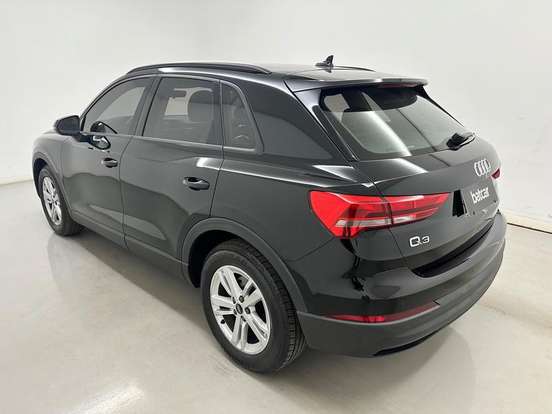 AUDI-Q3-2021