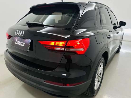 AUDI-Q3-2021