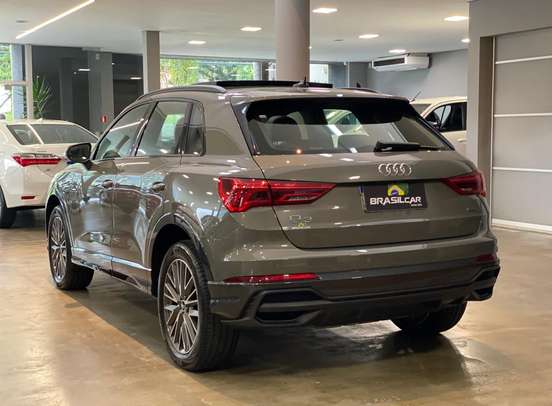 AUDI-Q3-2022
