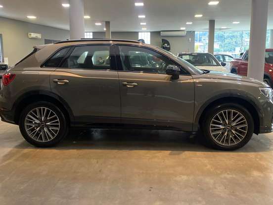 AUDI-Q3-2.0 40 TFSI GASOLINA PERFORMANCE BLACK QUATTRO TIPTRONIC AUDI-Q3-2022