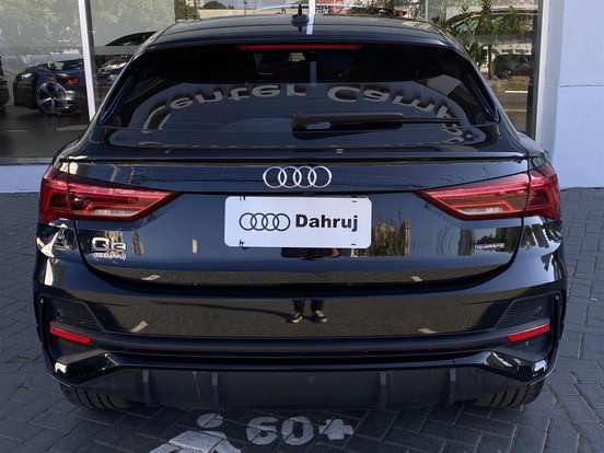 AUDI-Q3-2024