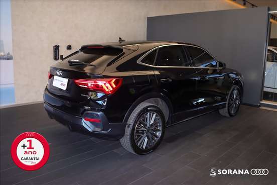AUDI-Q3-2023