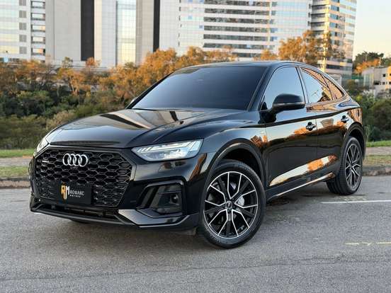 AUDI-Q5-2021