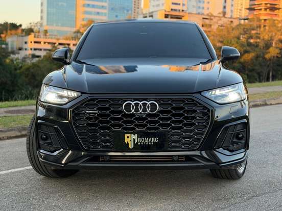 AUDI-Q5-2021