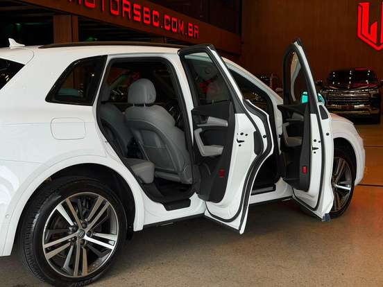 AUDI-Q5-2.0 TFSI GASOLINA AMBITION S TRONIC AUDI-Q5-2018