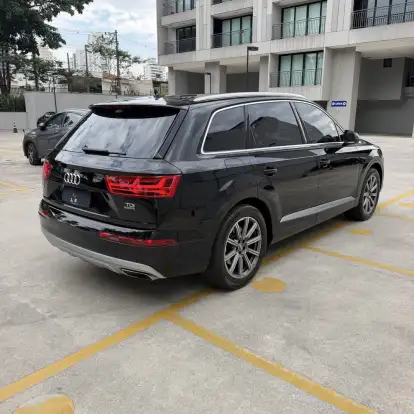 AUDI-Q7-2018