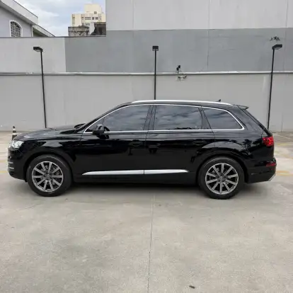 AUDI-Q7-2018
