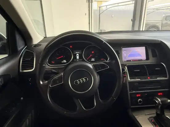 AUDI-Q7-2012