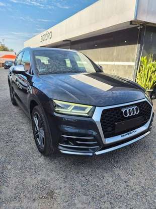 AUDI-Q7-2018