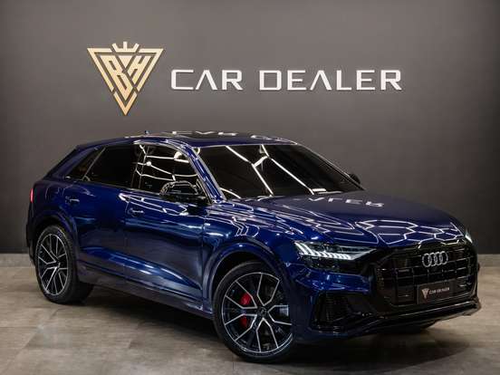 AUDI-Q8-2020