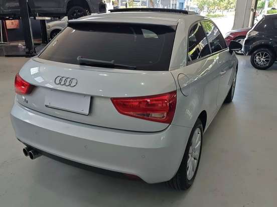 AUDI-A1-1.4 TFSI ATTRACTION 16V 122CV GASOLINA 2P AUTOMÁTICO AUDI-A1-2011