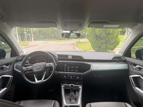 AUDI-Q3-2021