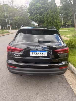 AUDI-Q3-2021