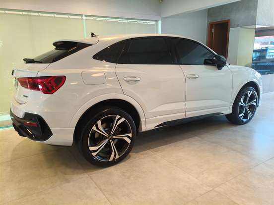 AUDI-Q3-2.0 40 TFSI GASOLINA SPORTBACK PERFORMANCE BLACK PLUS QUATTRO TIPTRONIC AUDI-Q3-2024