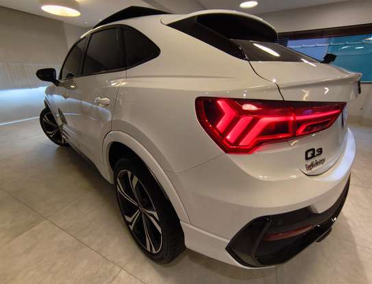 AUDI-Q3-2024