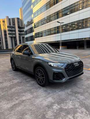 AUDI-Q5-2021