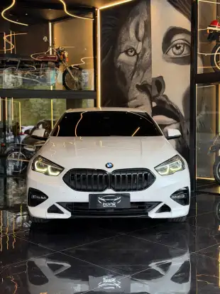 BMW-218i-2020