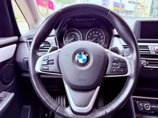 BMW-220i-2.0 CAT GP 16V TURBO ACTIVEFLEX 4P AUTOMÁTICO BMW-220i-2016