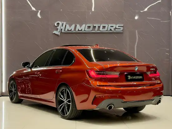 BMW-320i-2022