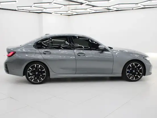 BMW-320i-2.0 16V TURBO FLEX M SPORT AUTOMÁTICO BMW-320i-2025