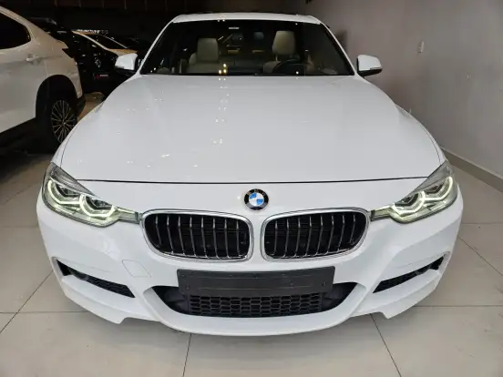 BMW-320i-2017