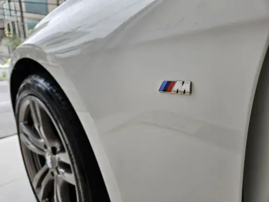 BMW-320i-2017